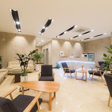 Reborn Suwon Silkroad Hotel Exteriör bild