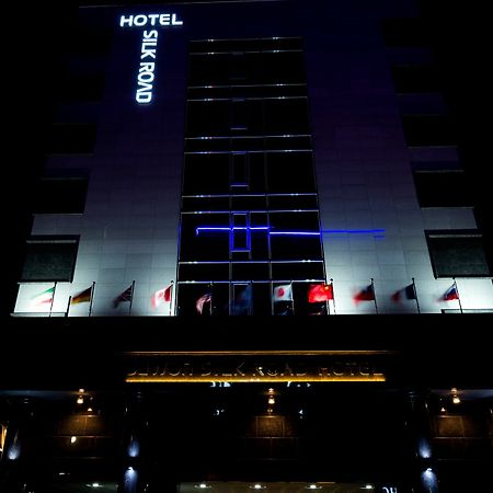 Reborn Suwon Silkroad Hotel Exteriör bild