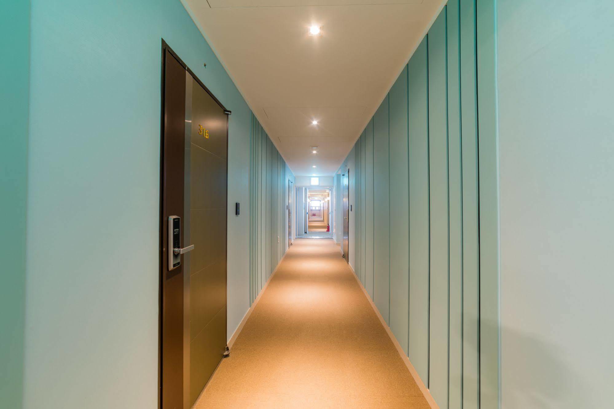Reborn Suwon Silkroad Hotel Exteriör bild